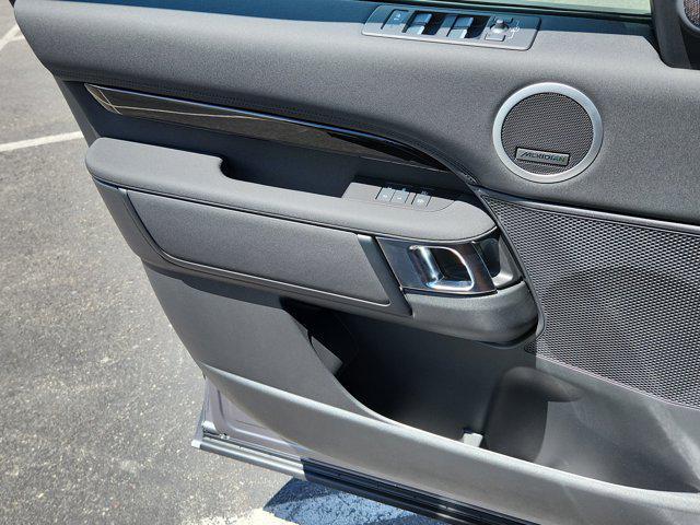 new 2025 Land Rover Discovery car, priced at $64,443
