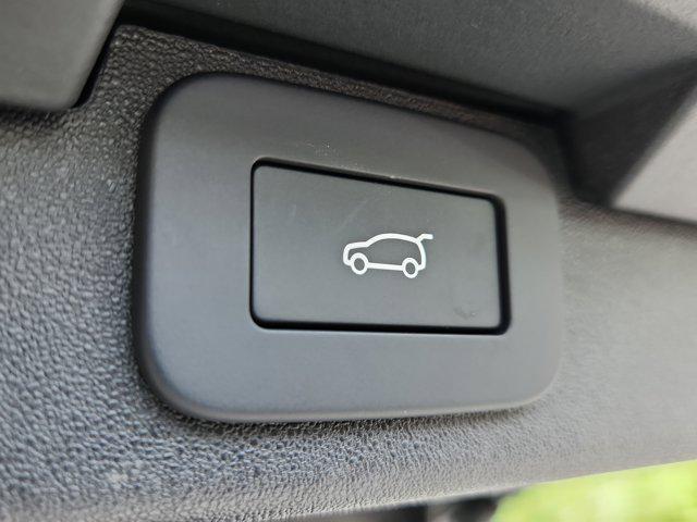 new 2025 Land Rover Discovery car, priced at $64,443