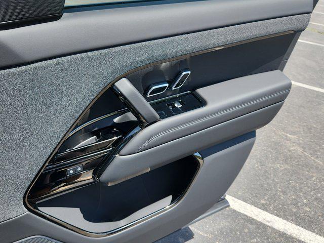 new 2025 Land Rover Range Rover Sport car, priced at $104,570