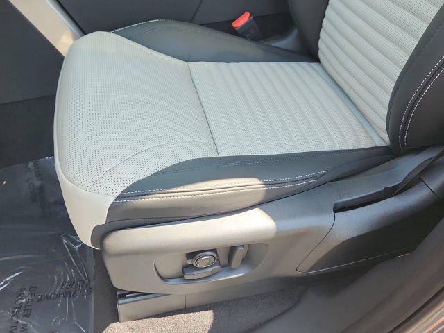 new 2025 Land Rover Discovery car, priced at $78,688