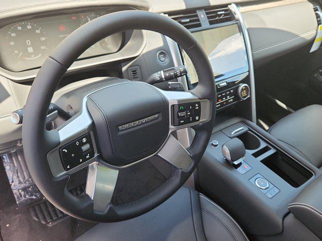 new 2025 Land Rover Discovery car, priced at $89,278