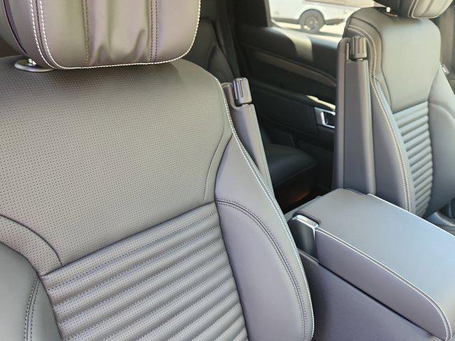 new 2025 Land Rover Discovery car, priced at $89,278
