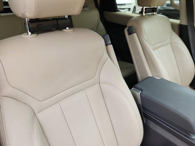 used 2019 Land Rover Discovery car, priced at $19,595