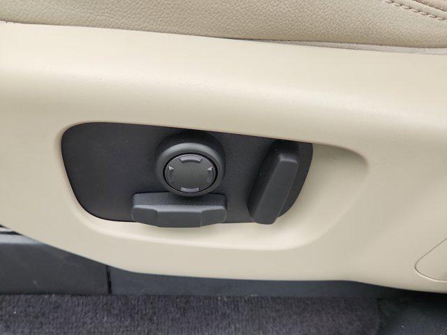 used 2019 Land Rover Discovery car, priced at $19,595