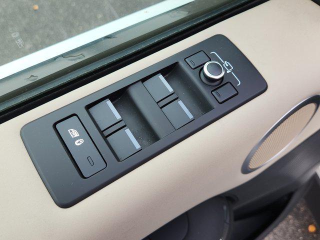 used 2019 Land Rover Discovery car, priced at $19,595