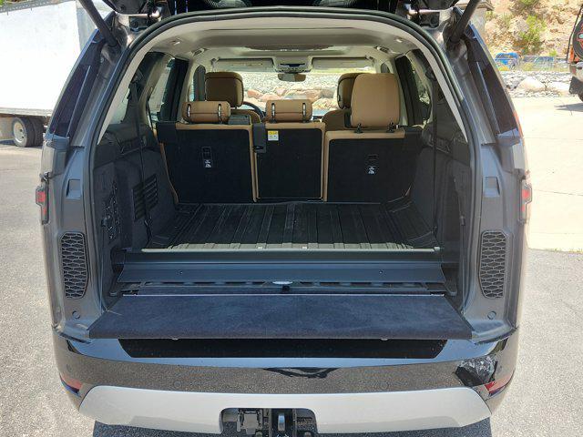 new 2025 Land Rover Discovery car, priced at $89,128