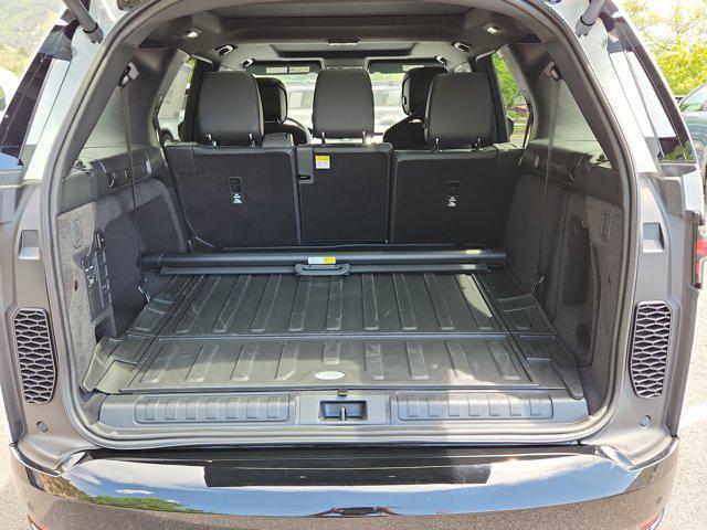 new 2025 Land Rover Discovery car, priced at $77,728