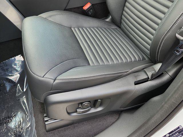 new 2025 Land Rover Discovery car, priced at $77,728