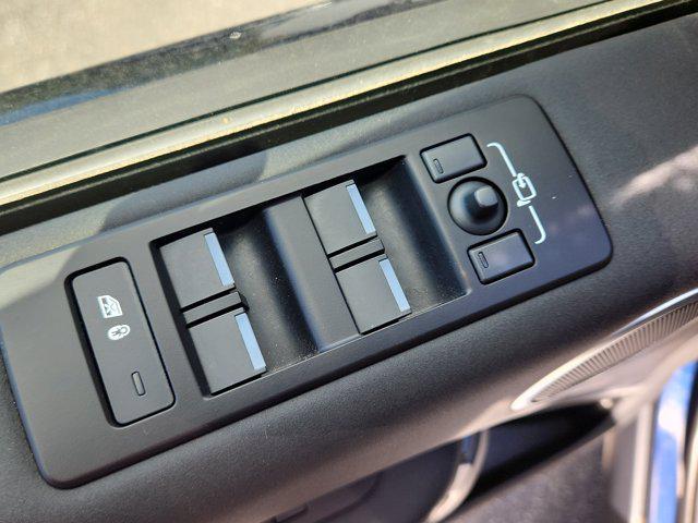 used 2023 Land Rover Discovery car, priced at $37,098