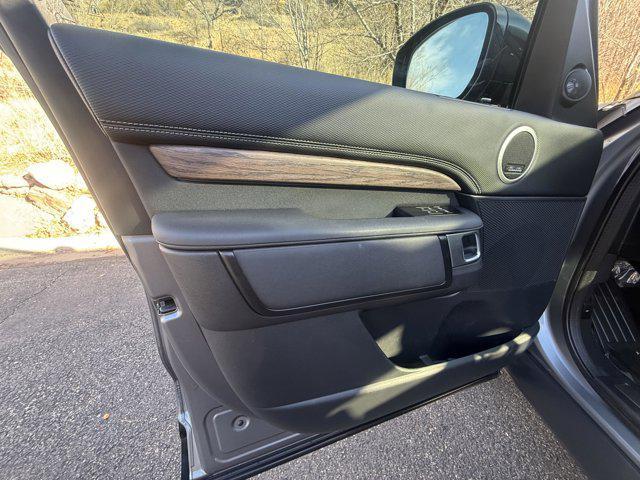 used 2022 Land Rover Discovery car, priced at $33,595