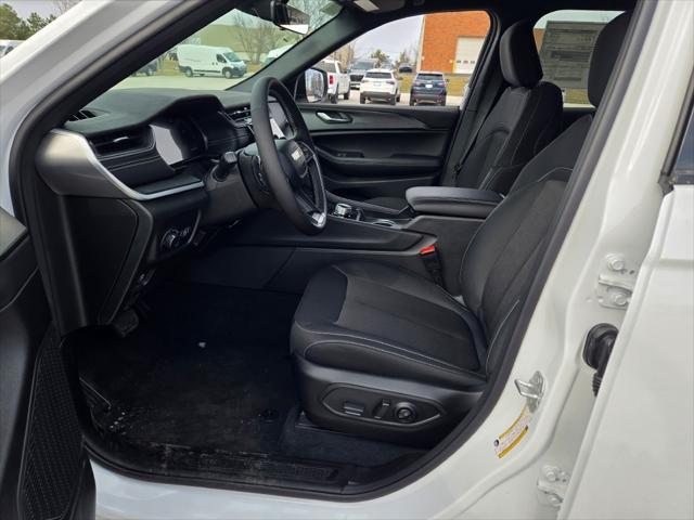 new 2025 Jeep Grand Cherokee car, priced at $36,955