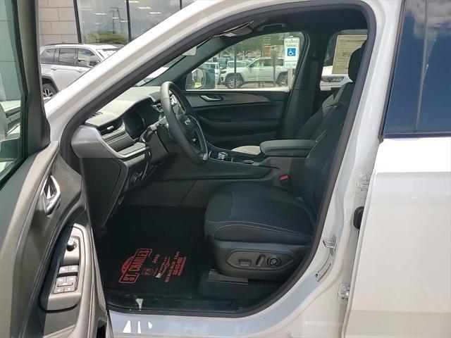 new 2025 Jeep Grand Cherokee car, priced at $32,455