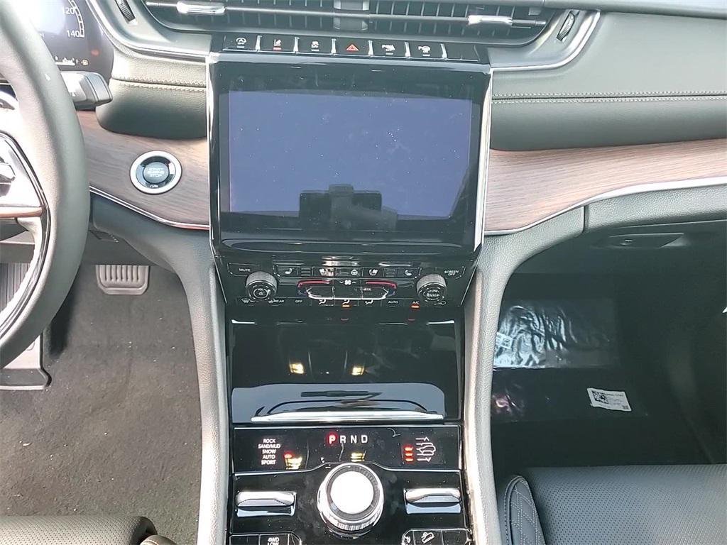 new 2025 Jeep Grand Cherokee car, priced at $55,058