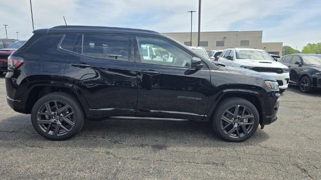 new 2024 Jeep Compass car, priced at $39,305