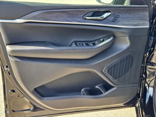 new 2025 Jeep Grand Cherokee car, priced at $49,460
