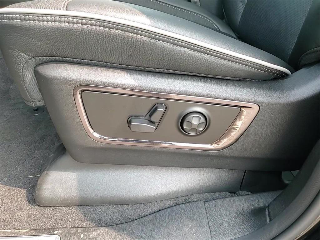 new 2025 Ram 1500 car, priced at $68,082