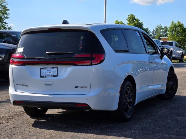 new 2024 Chrysler Pacifica Hybrid car, priced at $58,100