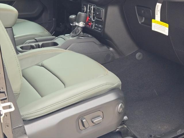 new 2025 Jeep Gladiator car, priced at $53,965