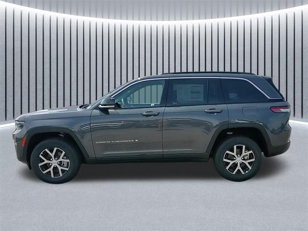 new 2025 Jeep Grand Cherokee car, priced at $43,575