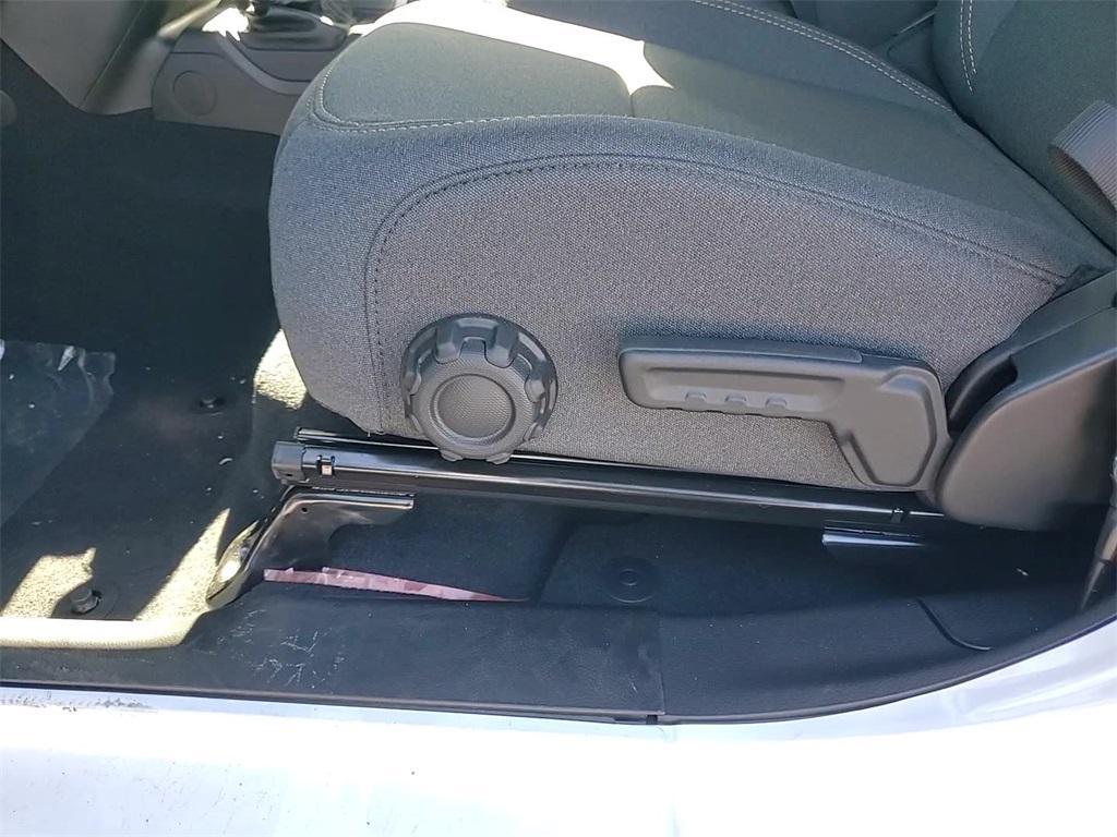 new 2025 Jeep Gladiator car, priced at $39,582