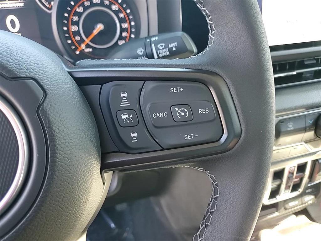 new 2025 Jeep Gladiator car, priced at $39,582