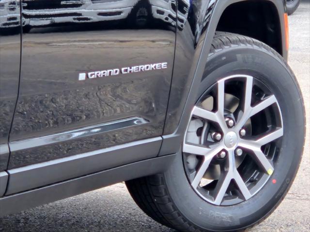 new 2025 Jeep Grand Cherokee car, priced at $43,697