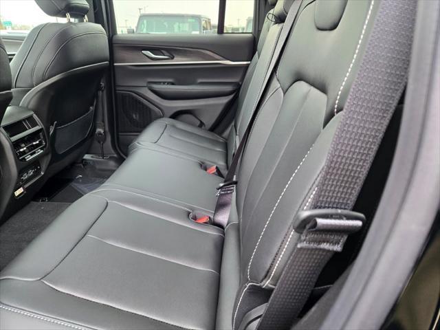 new 2025 Jeep Grand Cherokee car, priced at $43,697