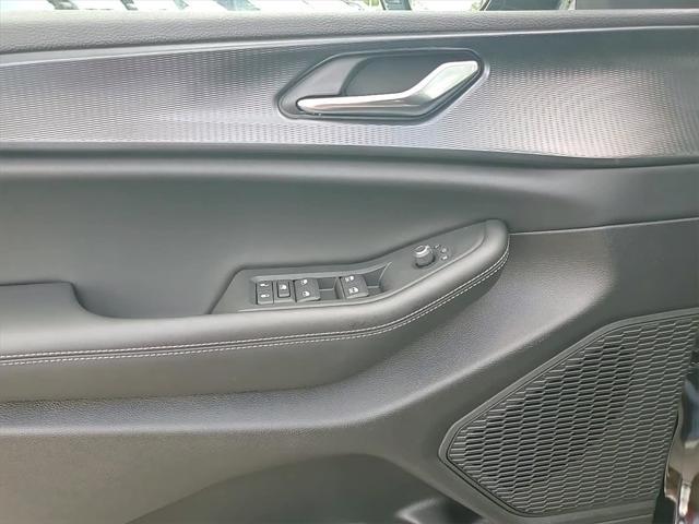 new 2025 Jeep Grand Cherokee car, priced at $40,875
