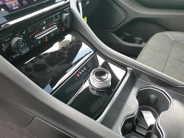 new 2025 Jeep Grand Cherokee car, priced at $40,875