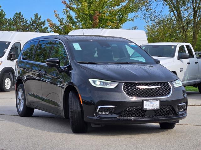 new 2025 Chrysler Pacifica car, priced at $50,315