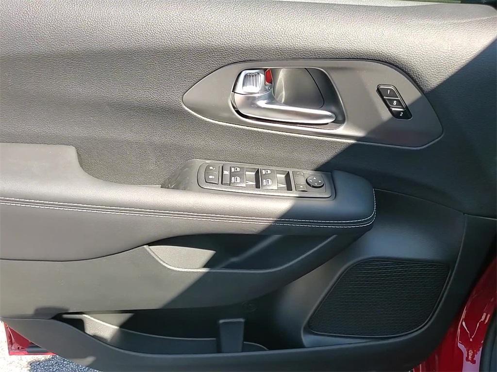 new 2026 Chrysler Pacifica car, priced at $45,058