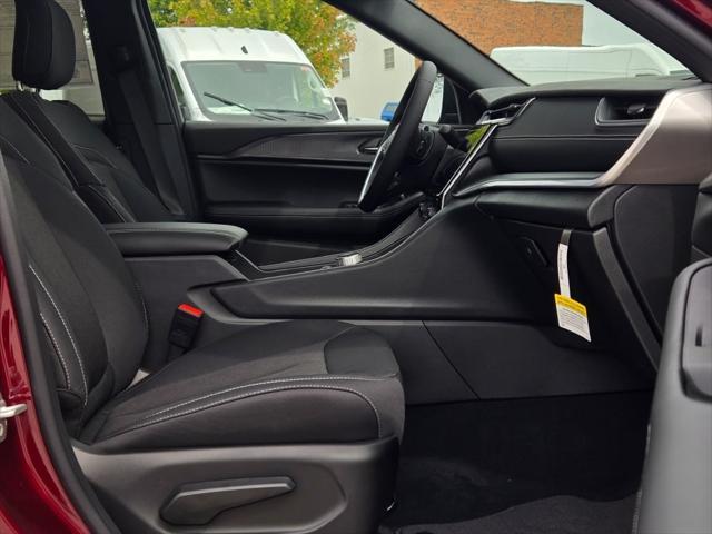new 2025 Jeep Grand Cherokee L car, priced at $38,182