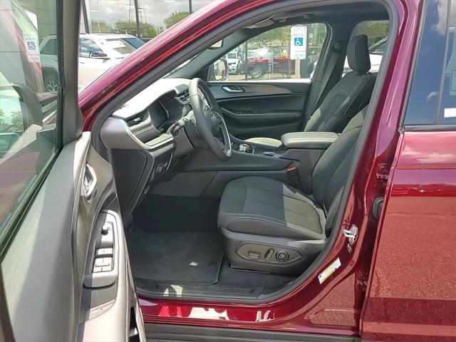 new 2025 Jeep Grand Cherokee L car, priced at $39,425