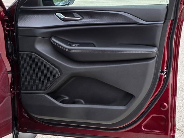 new 2025 Jeep Grand Cherokee L car, priced at $38,182