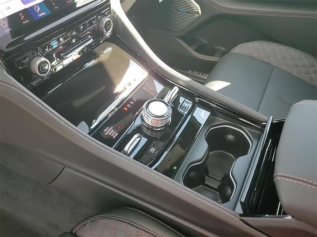 new 2025 Jeep Grand Cherokee car, priced at $61,497