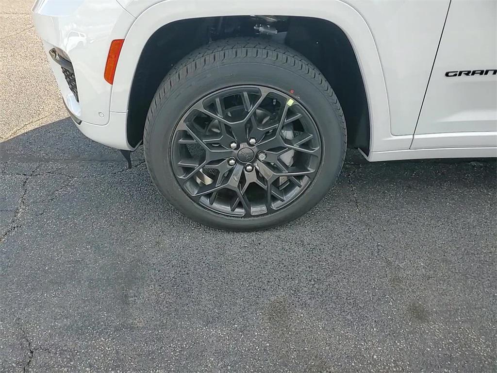 new 2025 Jeep Grand Cherokee car, priced at $61,497