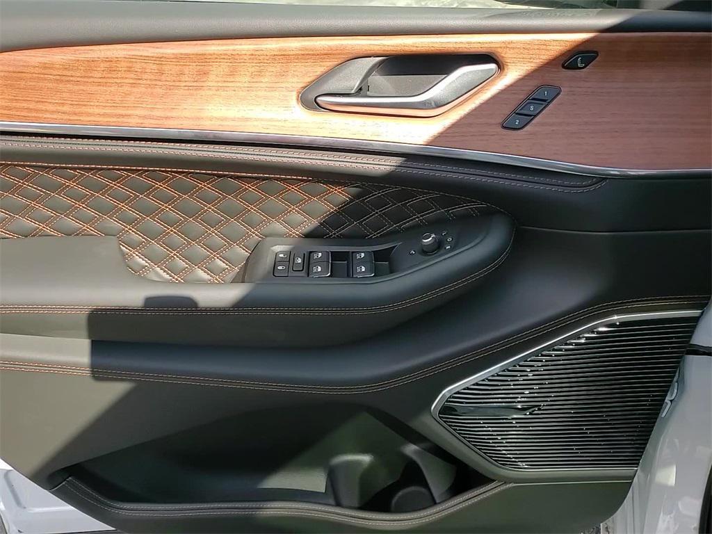 new 2025 Jeep Grand Cherokee car, priced at $61,497