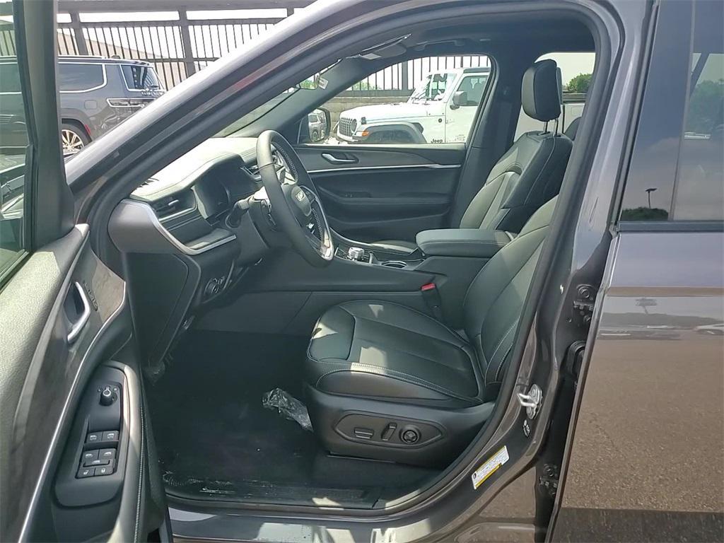 new 2025 Jeep Grand Cherokee L car, priced at $42,399