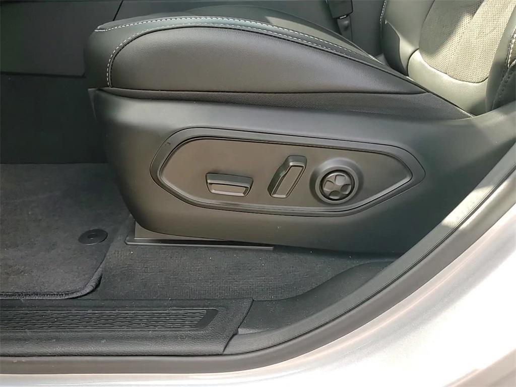 new 2025 Jeep Grand Cherokee L car, priced at $42,838