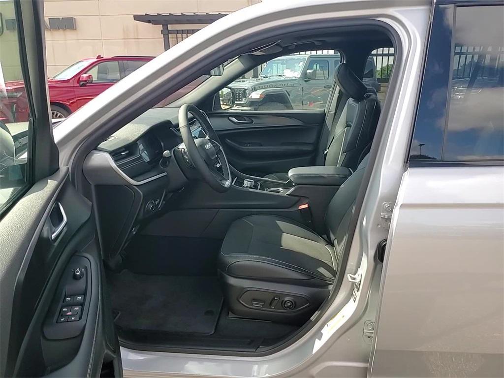 new 2025 Jeep Grand Cherokee L car, priced at $42,838