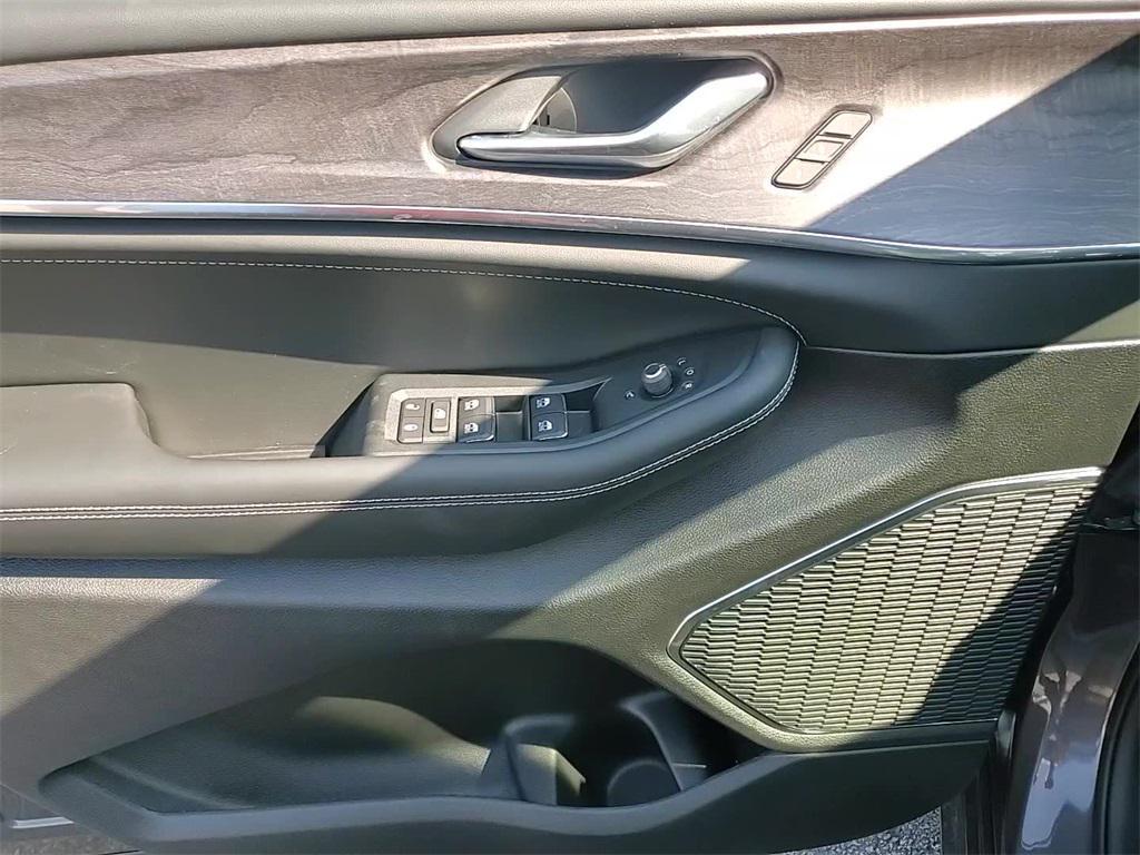 new 2025 Jeep Grand Cherokee car, priced at $52,272