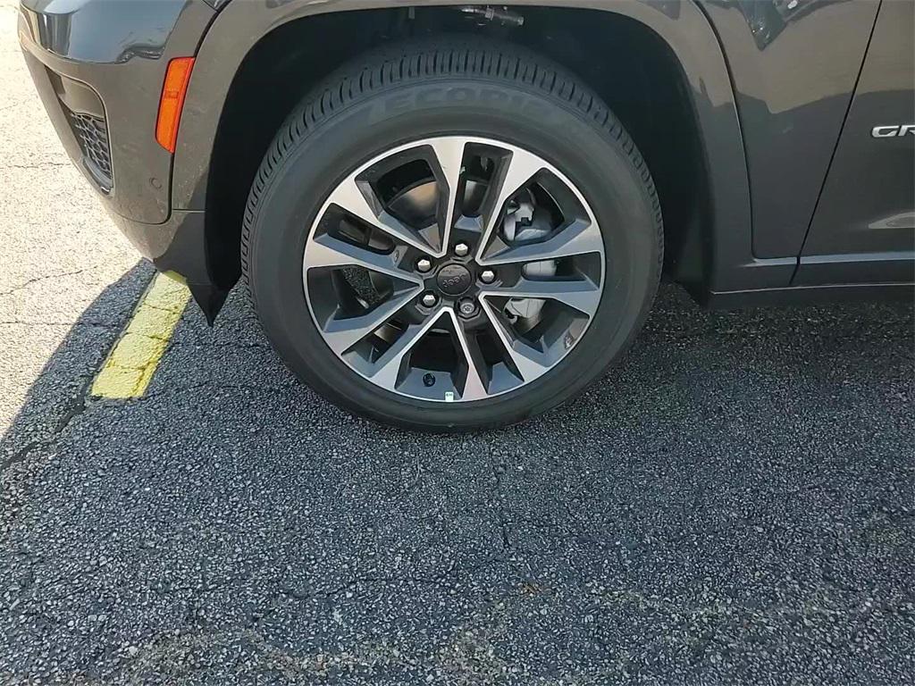 new 2025 Jeep Grand Cherokee car, priced at $52,272