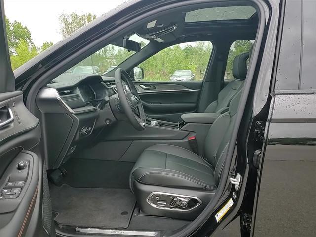 new 2025 Jeep Grand Cherokee car, priced at $61,711