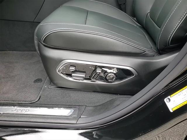 new 2025 Jeep Grand Cherokee car, priced at $61,711
