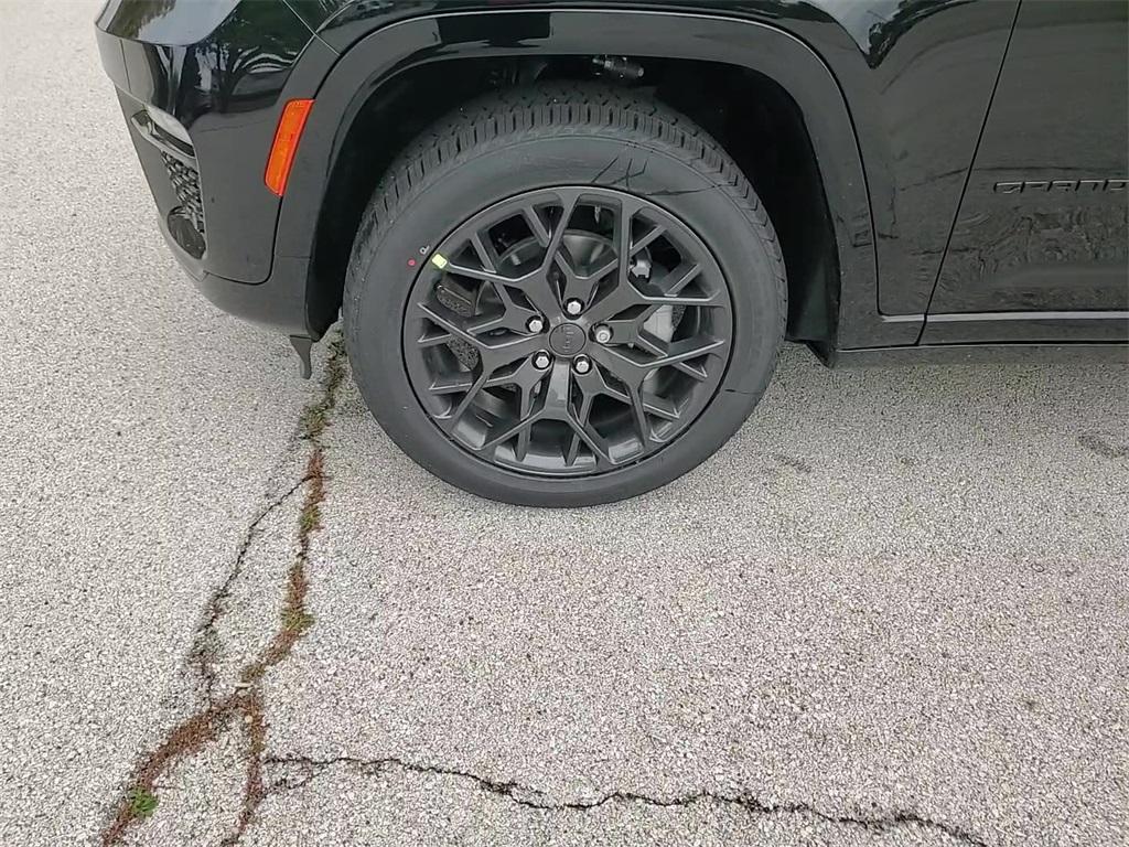 new 2025 Jeep Grand Cherokee car, priced at $62,033