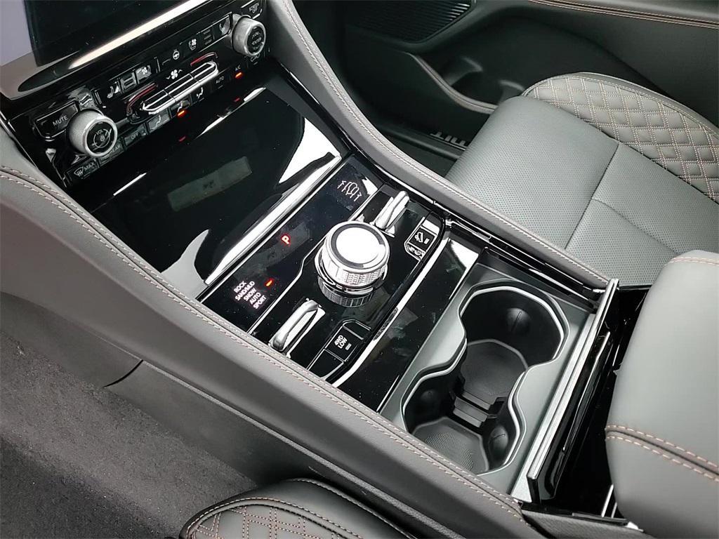 new 2025 Jeep Grand Cherokee car, priced at $62,033