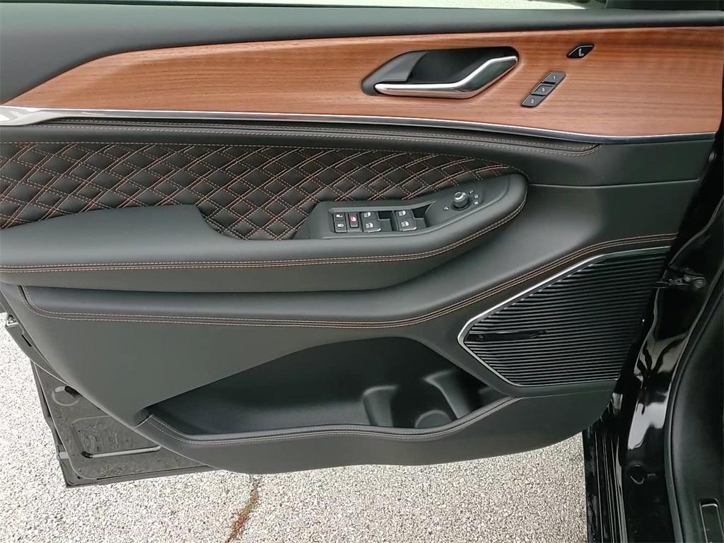 new 2025 Jeep Grand Cherokee car, priced at $62,033