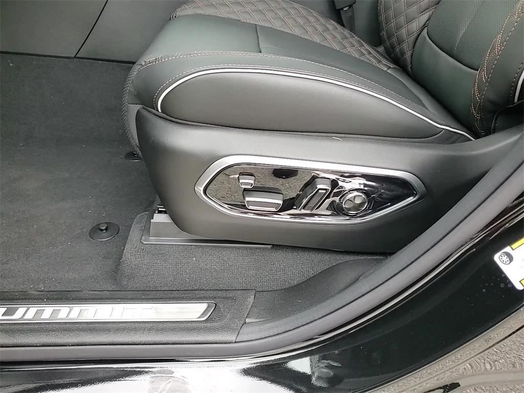 new 2025 Jeep Grand Cherokee car, priced at $62,033