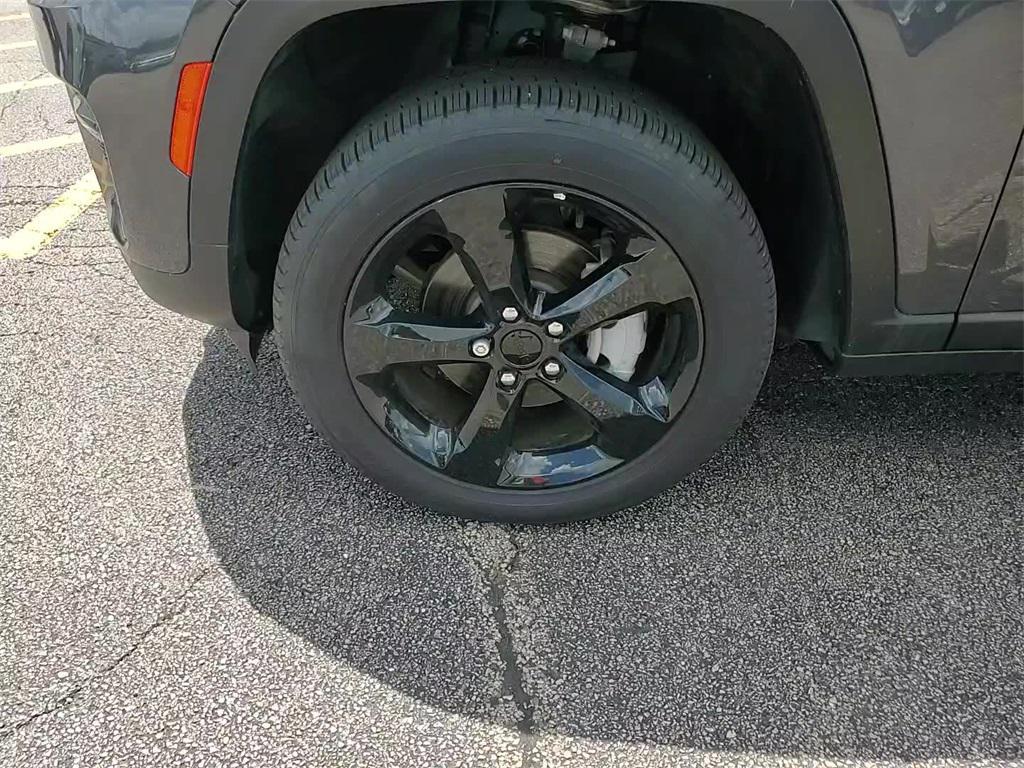 used 2023 Jeep Grand Cherokee car, priced at $42,999