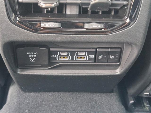 new 2025 Jeep Grand Cherokee car, priced at $43,697
